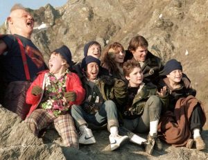 goonies-the-goonies-32874197-933-719