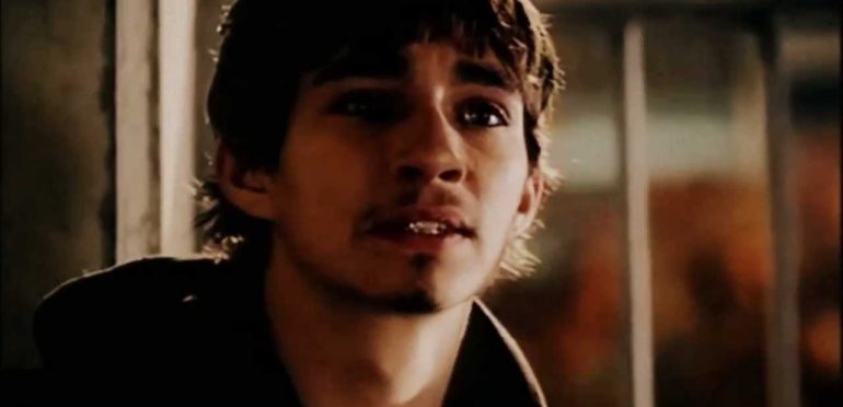 Robert Sheehan