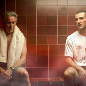 Steve Coogan as Mick McCarthy and Eanna Hardwicke as Roy Keane in SAIPAN